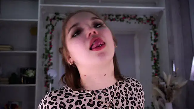 Snapshot of SolBurri chatting on 12.14.25 SolBurri online show from 12.14.25