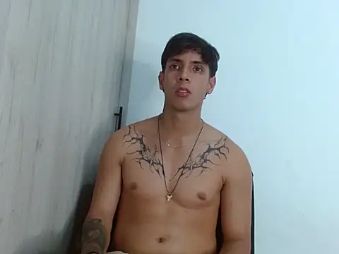 Snapshot of Wolf_light chatting on 12.13.25 Wolf light online show from 12.13.25