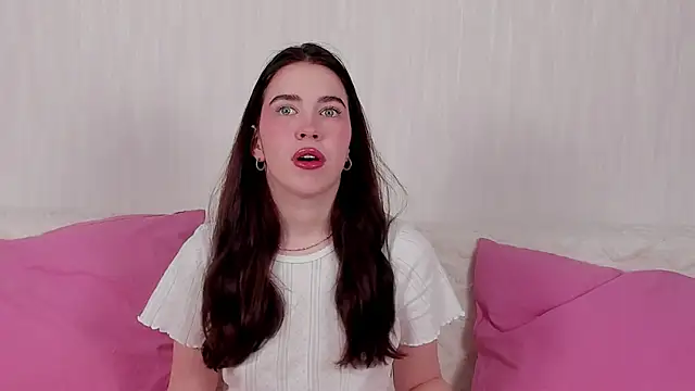 Snapshot of Kimberlybondd chatting on 12.15.25 Kimberlybondd online show from 12.15.25