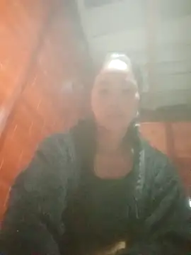 Snapshot of Amiluli chatting on 12.13.25 Amiluli online show from 12.13.25