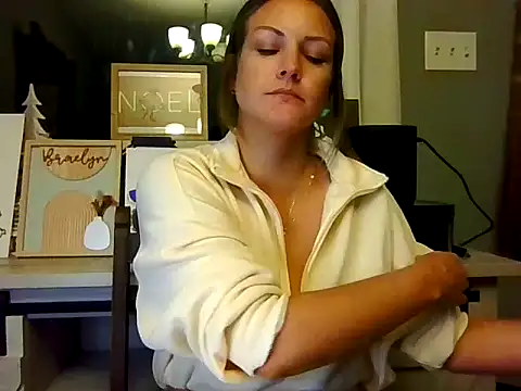 MagnoliaHoney online show from 12.22.25