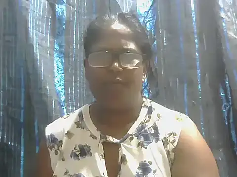 Snapshot of Exotic_indian95 chatting on 12.16.25 Exotic indian95 online show from 12.16.25