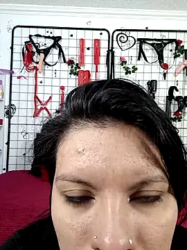 Snapshot of latinn_girls chatting on 12.16.25 latinn girls online show from 12.16.25