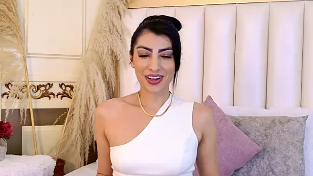 NinnaPiers online show from 04.09.26