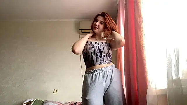 Snapshot of Julie_mayers_ chatting on 12.16.25 Julie mayers online show from 12.16.25