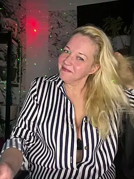 JenniferCarmen online show from 01.11.26