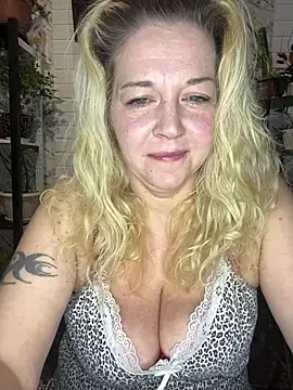 JenniferCarmen online show from 03.27.26