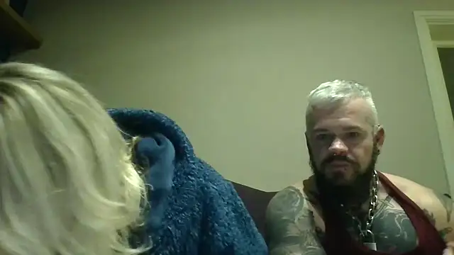 Snapshot of trans_man_and_his_dom chatting on 12.14.25 trans man and his dom online show from 12.14.25