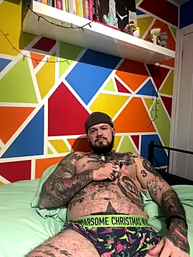 Snapshot of trans_man_and_his_dom chatting on 12.17.25 trans man and his dom online show from 12.17.25