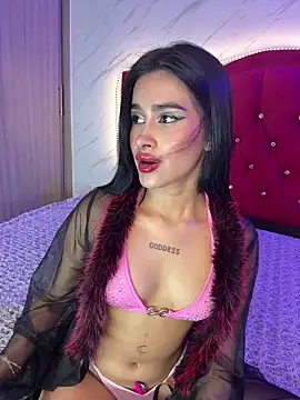 Snapshot of LizzyYvng chatting on 12.20.25 LizzyYvng online show from 12.20.25