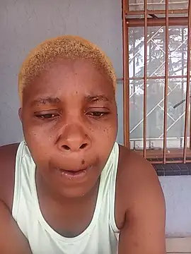 Snapshot of SexyMbali_01 chatting on 12.16.25 SexyMbali 01 online show from 12.16.25