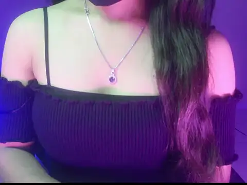 Snapshot of Isha_Lush chatting on 12.18.25 Isha Lush online show from 12.18.25