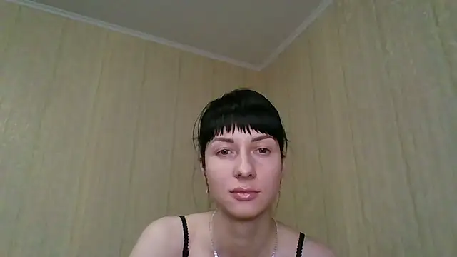 Snapshot of -Huntress- chatting on 12.16.25 -Huntress- online show from 12.16.25