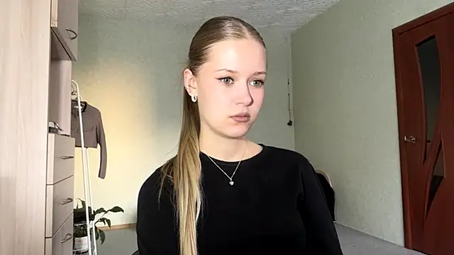 Snapshot of ZaidaSchwarten chatting on 01.15.26 ZaidaSchwarten online show from 01.15.26