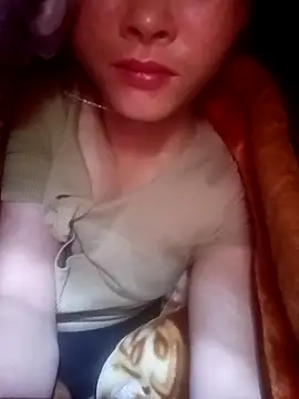 Snapshot of sewetj chatting on 12.13.25 sewetj online show from 12.13.25