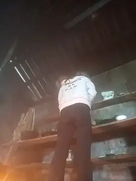 Snapshot of sewetj chatting on 12.15.25 sewetj online show from 12.15.25