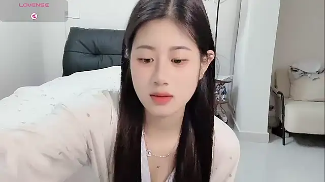 Yvonne-07 online show from 04.09.26