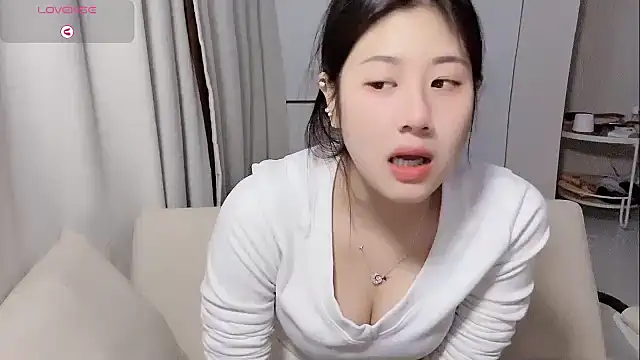 Yvonne-07 online show from 04.18.26