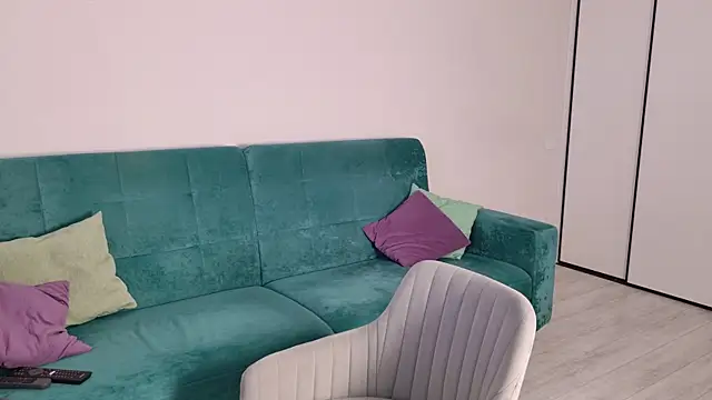 Snapshot of Sandra_Prafer chatting on 12.16.25 Sandra Prafer online show from 12.16.25