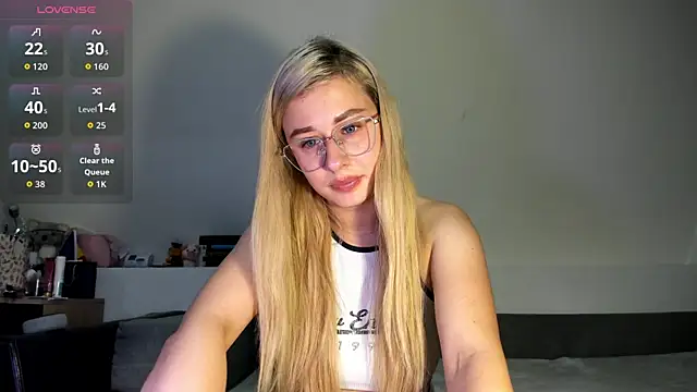 Snapshot of JessyyJ chatting on 12.15.25 JessyyJ online show from 12.15.25