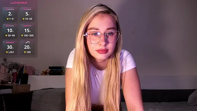 Snapshot of JessyyJ chatting on 12.16.25 JessyyJ online show from 12.16.25