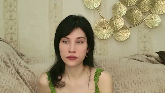 Snapshot of Dedra_Dixon chatting on 12.20.25 Dedra Dixon online show from 12.20.25