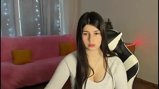 KisaModel online show from 12.22.25