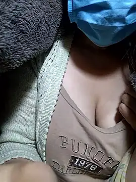 Snapshot of neko-nancy chatting on 12.16.25 neko-nancy online show from 12.16.25