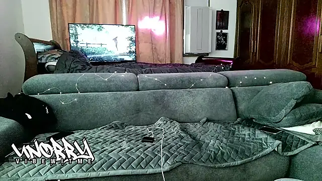 Snapshot of filthyuno chatting on 12.15.25 filthyuno online show from 12.15.25