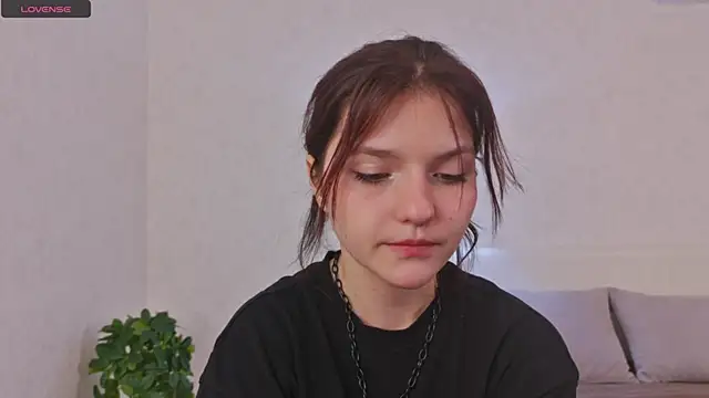 Snapshot of NyraVesperis chatting on 04.22.26 NyraVesperis online show from 04.22.26