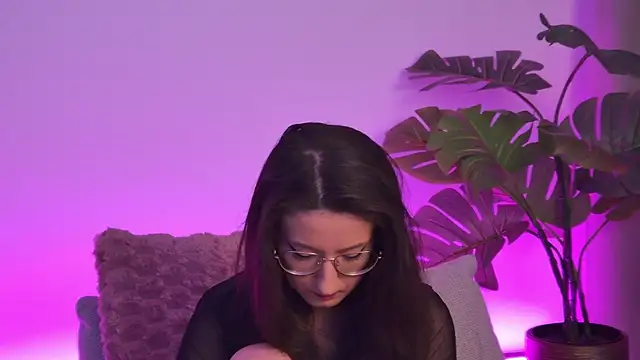 TheaMalekoo online show from 04.10.26