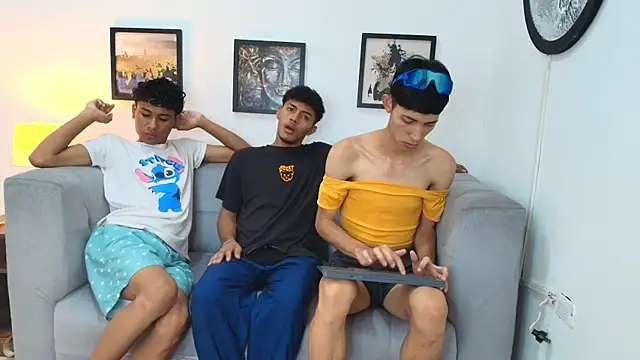 Snapshot of SWEET_RABBIT1 chatting on 12.15.25 SWEET RABBIT1 online show from 12.15.25