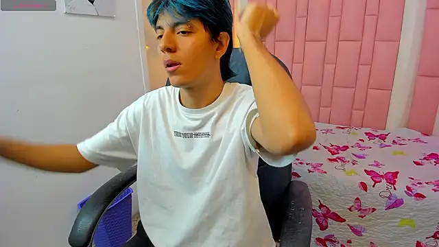 Snapshot of CodyTaylor_ chatting on 12.17.25 CodyTaylor online show from 12.17.25