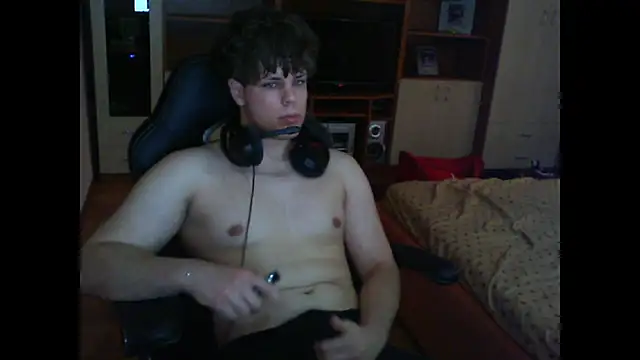 Snapshot of GymGuy0505 chatting on 12.15.25 GymGuy0505 online show from 12.15.25