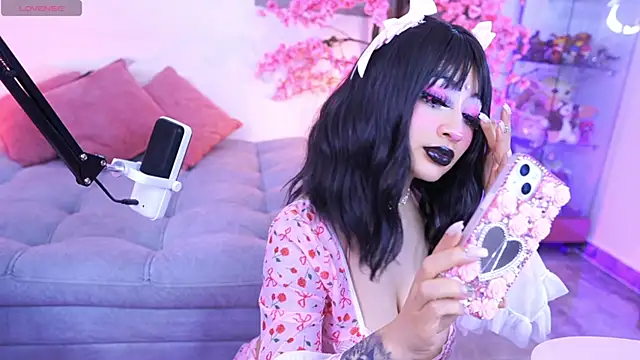 Hayami Lee online show from 04.20.26