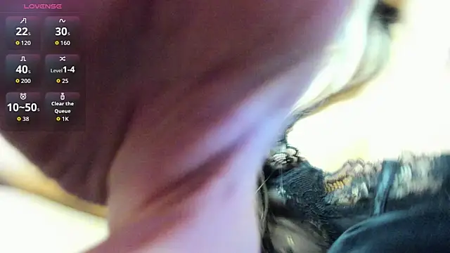 Snapshot of evelynvlove chatting on 02.26.26 evelynvlove online show from 02.26.26