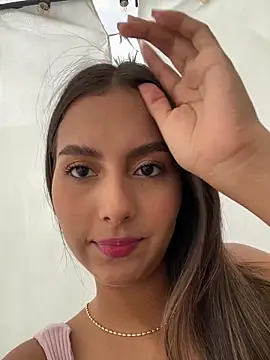 Snapshot of Valeria-escobar chatting on 12.21.25 Valeria-escobar online show from 12.21.25