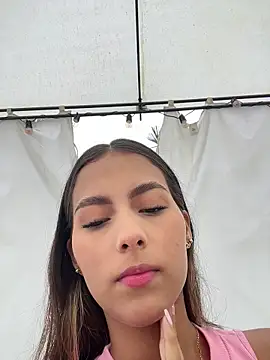 Snapshot of Valeria-escobar chatting on 01.14.26 Valeria-escobar online show from 01.14.26