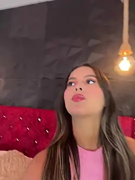 Snapshot of Valeria-escobar chatting on 02.15.26 Valeria-escobar online show from 02.15.26