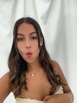 Valeria-escobar online show from 04.08.26