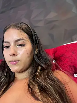 Snapshot of Valeria-escobar chatting on 04.19.26 Valeria-escobar online show from 04.19.26