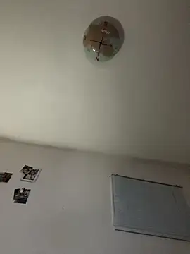 Snapshot of kingNQueen1211 chatting on 12.19.25 kingNQueen1211 online show from 12.19.25