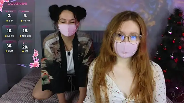 Snapshot of CaramelCigarettesss chatting on 12.15.25 CaramelCigarettesss online show from 12.15.25