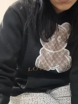 Snapshot of tenifer chatting on 12.14.25 tenifer online show from 12.14.25