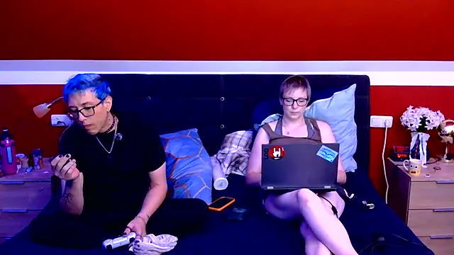 Snapshot of AskAveryAnything chatting on 07.30.26 AskAveryAnything online show from 07.30.26