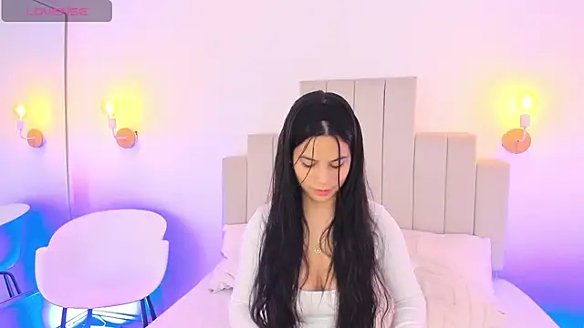 Snapshot of CamilGray chatting on 12.14.25 CamilGray online show from 12.14.25