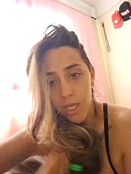 Snapshot of Jissel_ chatting on 12.16.25 Jissel online show from 12.16.25