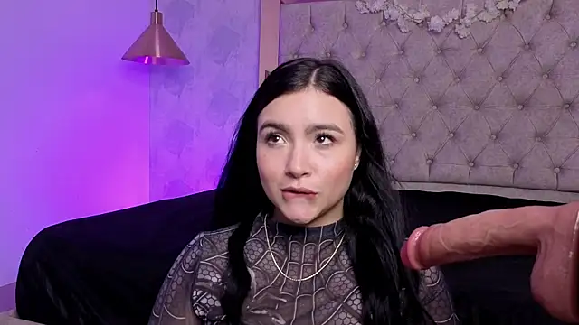 kylie river online show from 04.19.26