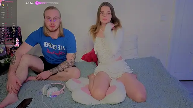 Snapshot of xBounty_sweet chatting on 12.17.25 xBounty sweet online show from 12.17.25