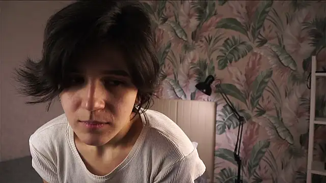 Snapshot of TriciaDuka chatting on 12.16.25 TriciaDuka online show from 12.16.25